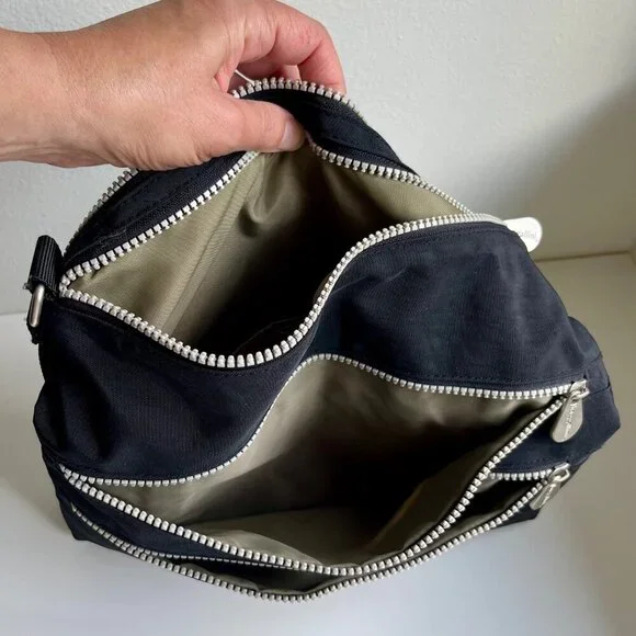 Like new! Baggallini Crossbody Nylon Travel Bag - Picture 6 of 8